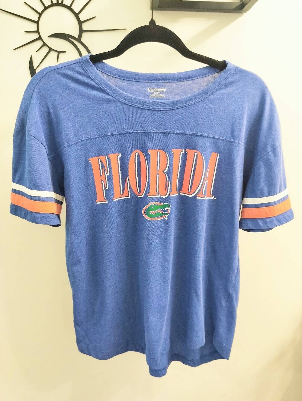 NCAA Florida Gators Women's M Captivating Royal Blue Cropped Tee